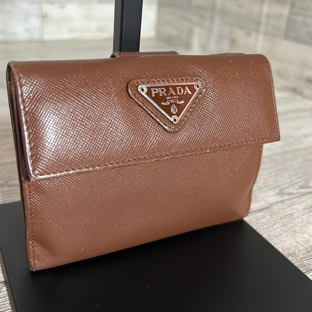 Prada chocolate brown leather wallet EUC